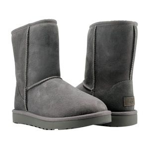 UGG - Women’s Classic Short Boot - Grey - Size 7